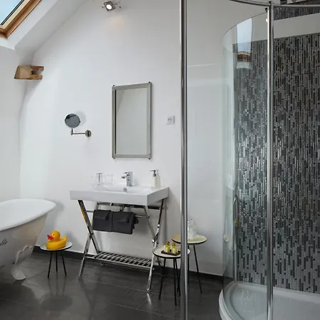 La Chevalee Bed and Breakfast 3*